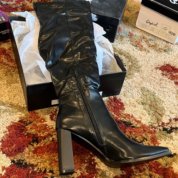 NIB ruched square toe heeled over the knee boots - Picture 2 of 6